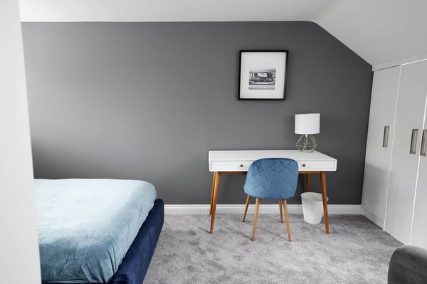 Comment assurer une entreprise spécialisée dans la conversion de véhicules classiques en électriques ?